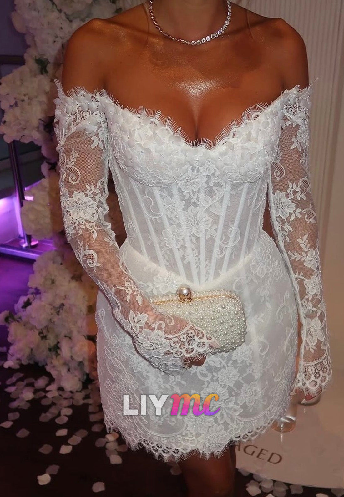 Sweetheart Long Sleeves Lace Appliques A-Line Short Wedding Dress