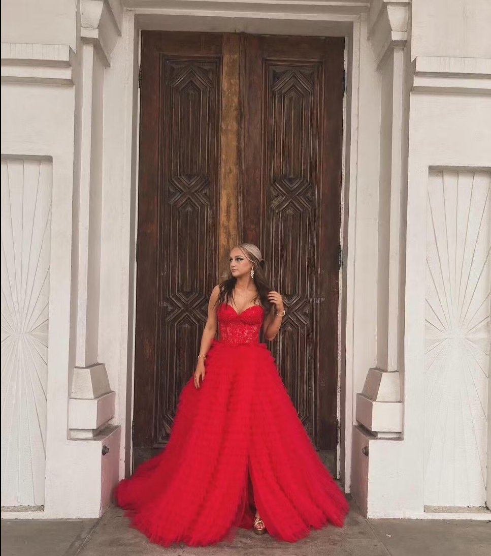 Sweetheart Sleeveless Appliques Sheer Tiered A-Line Prom Dress