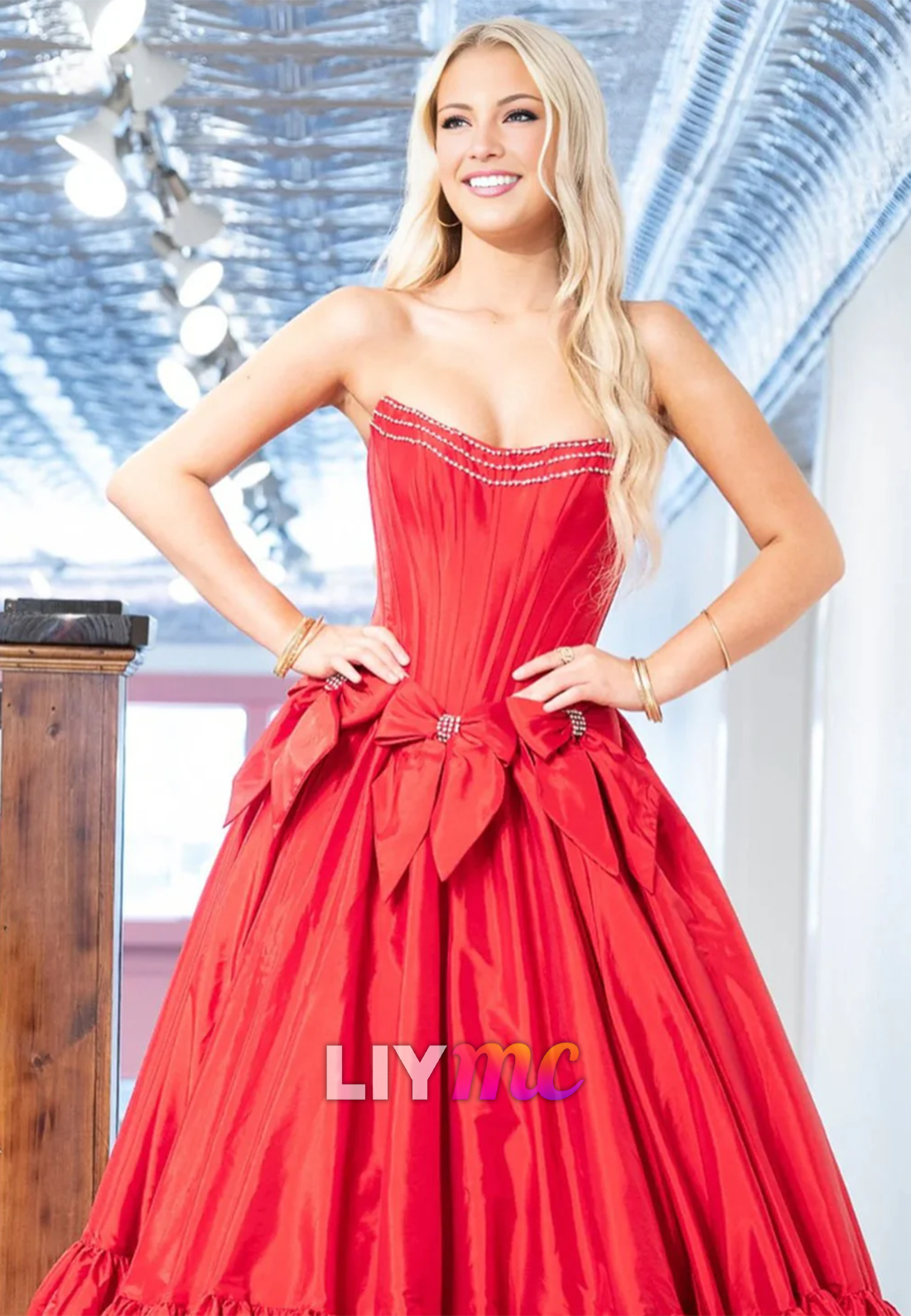 Off-Shoulder Sleeveless Bowknots Pleated A-Line Prom Dress