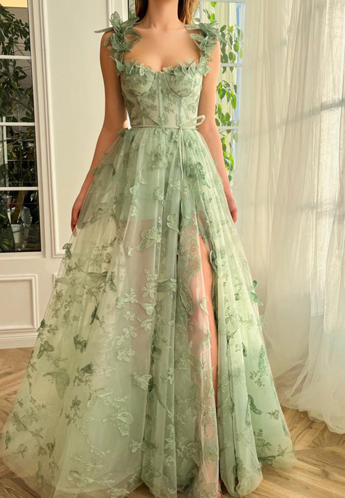 Sweetheart Sleeveless Floral Embellished A-Line Prom Dress Sweetheart Sleeveless Floral Embellished A-Line Prom Dress