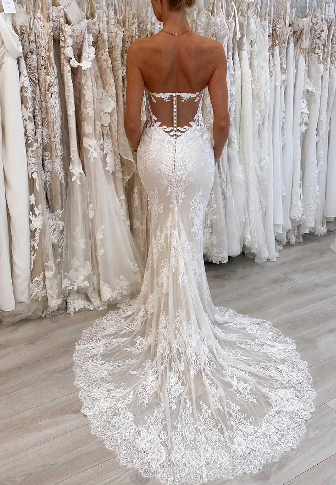 Sweetheart Sleeveless Appliques Mermaid Wedding Dress
