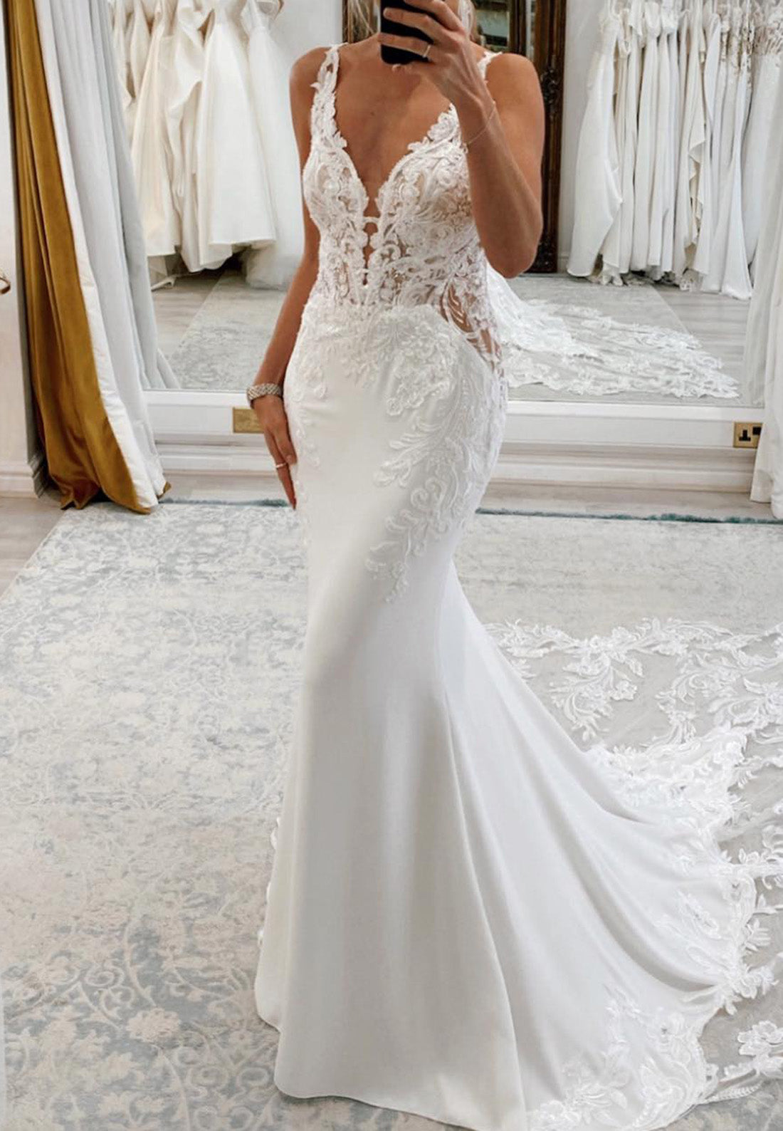 V-Neck Sleeveless Appliques Mermaid Wedding Dress