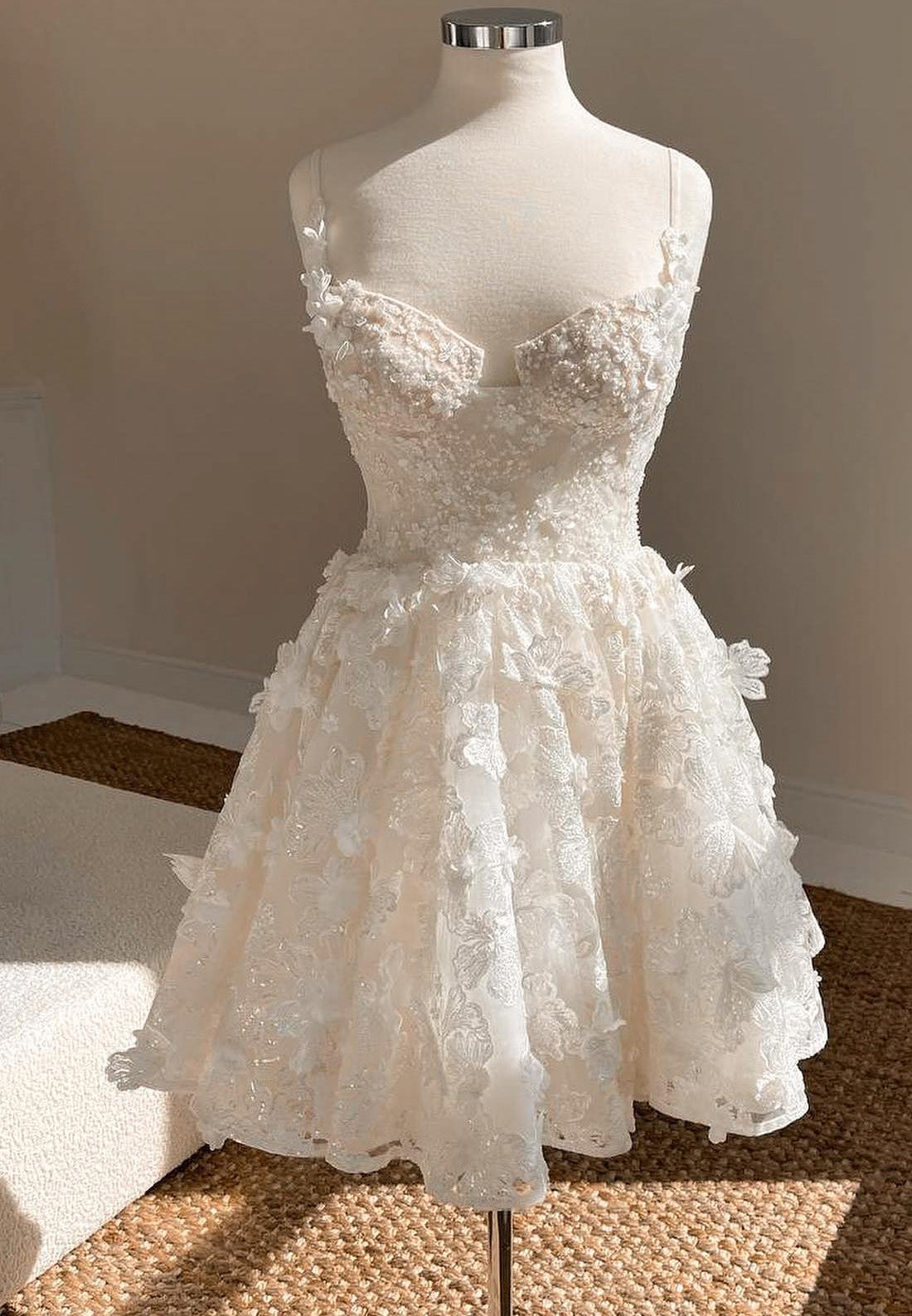 Sweetheart Spaghetti Straps Appliques A-Line Short Wedding Dress