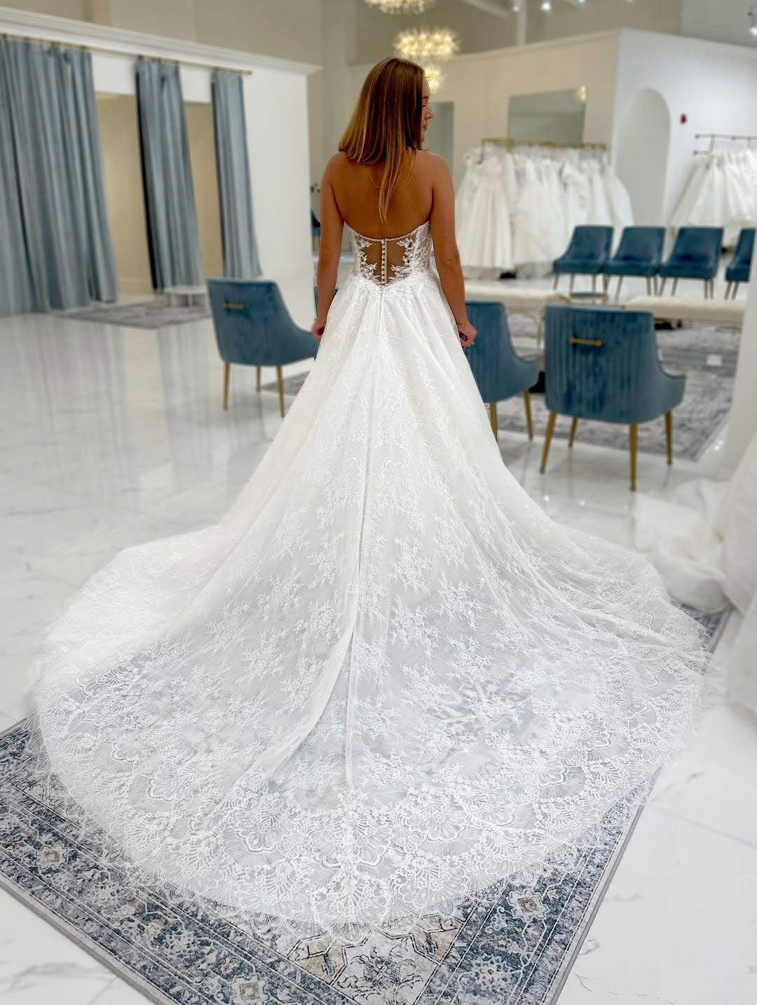A Line Sweetheart Tulle Lace Appliqued Beach Wedding Dresses for Bride