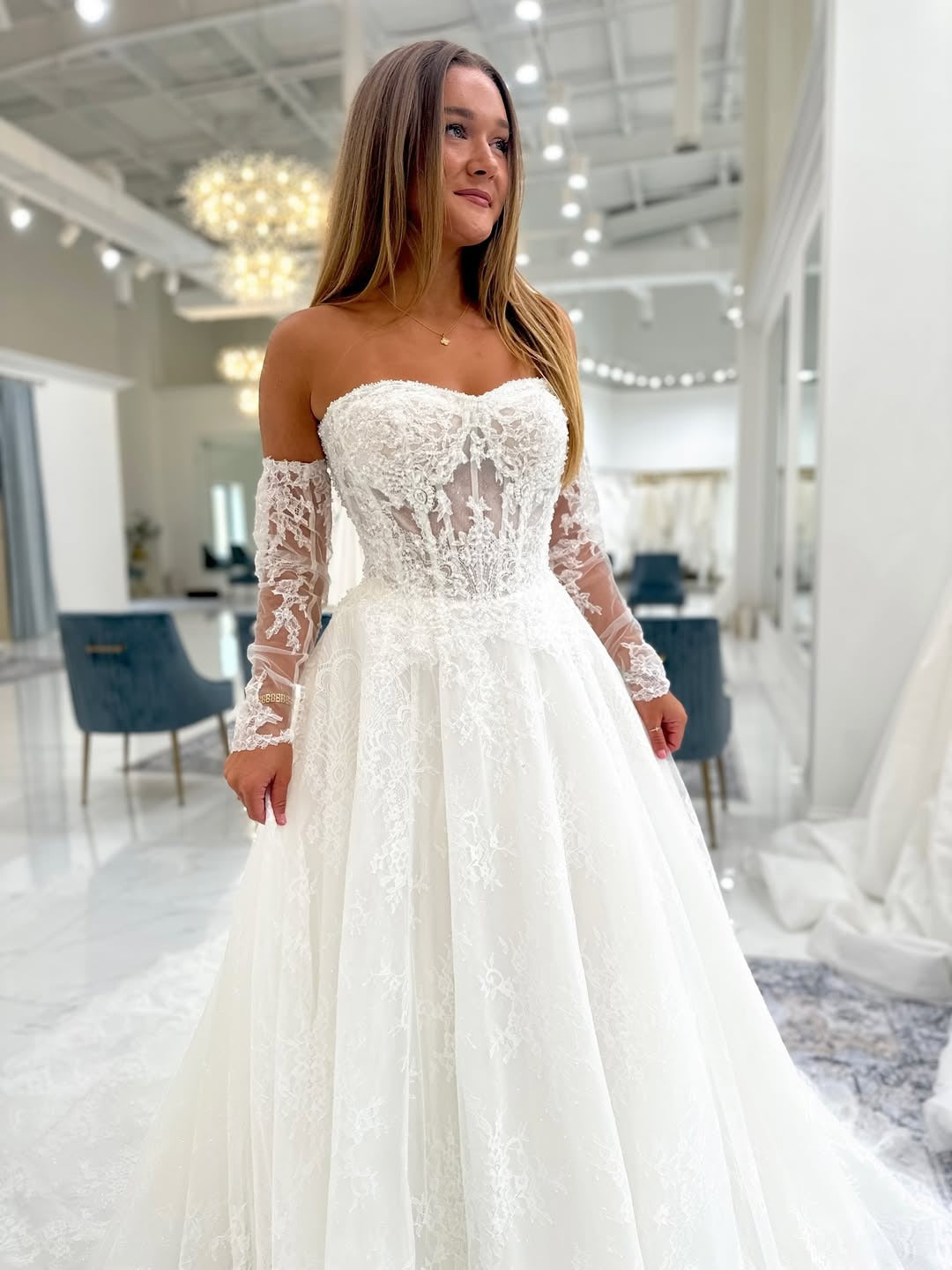 A Line Sweetheart Tulle Lace Appliqued Beach Wedding Dresses for Bride