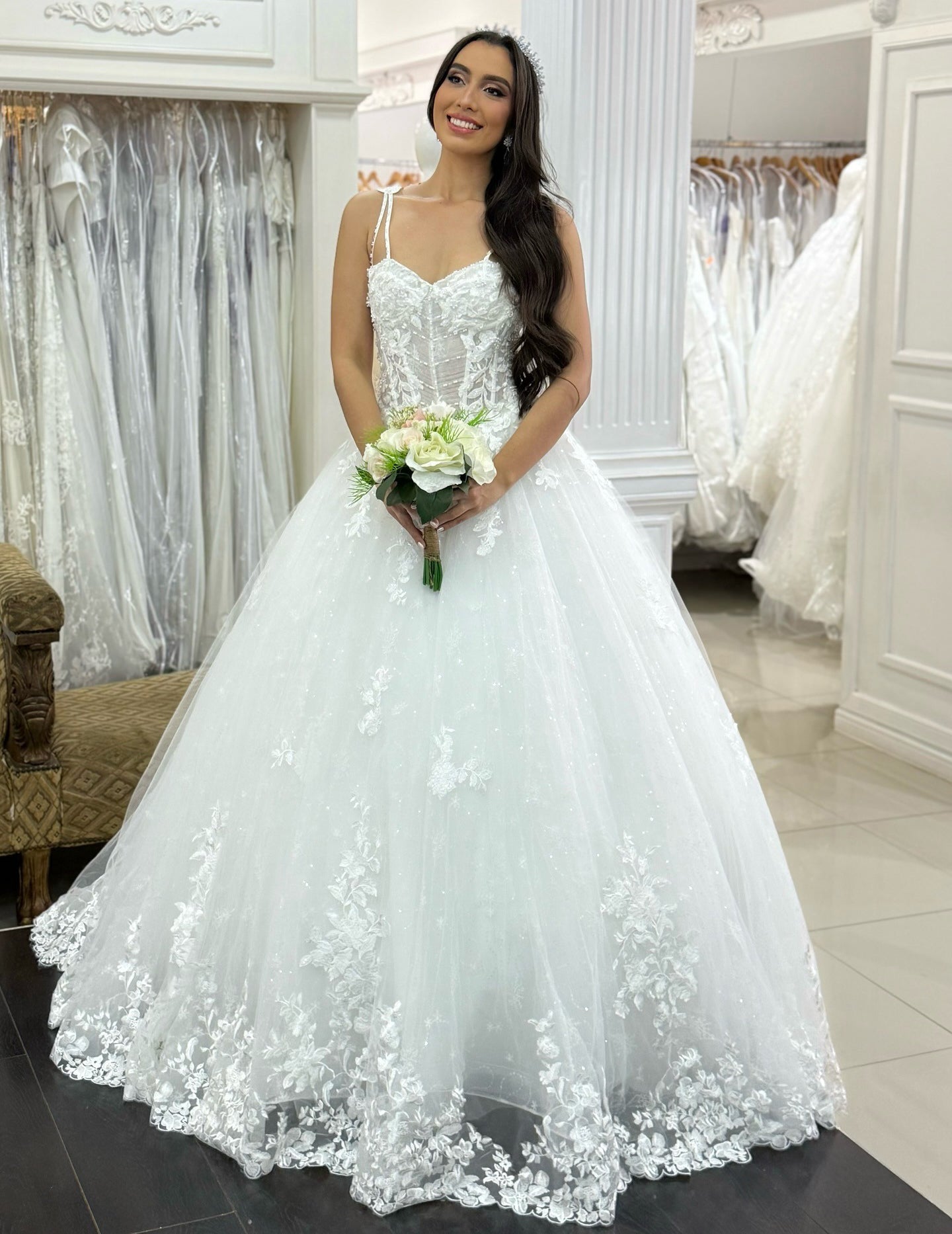 A Line Sweetheart Tulle Lace Appliqued Beach Wedding Dresses for Bride