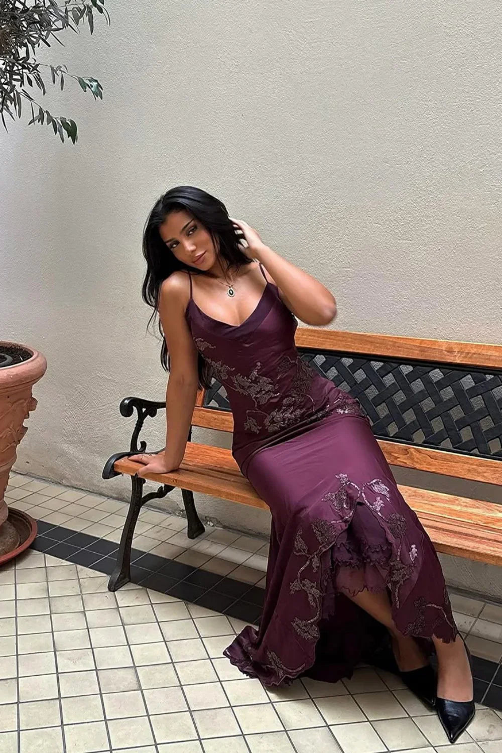 Chic V-Neck Spaghetti Straps Appliques Prom Party Dress