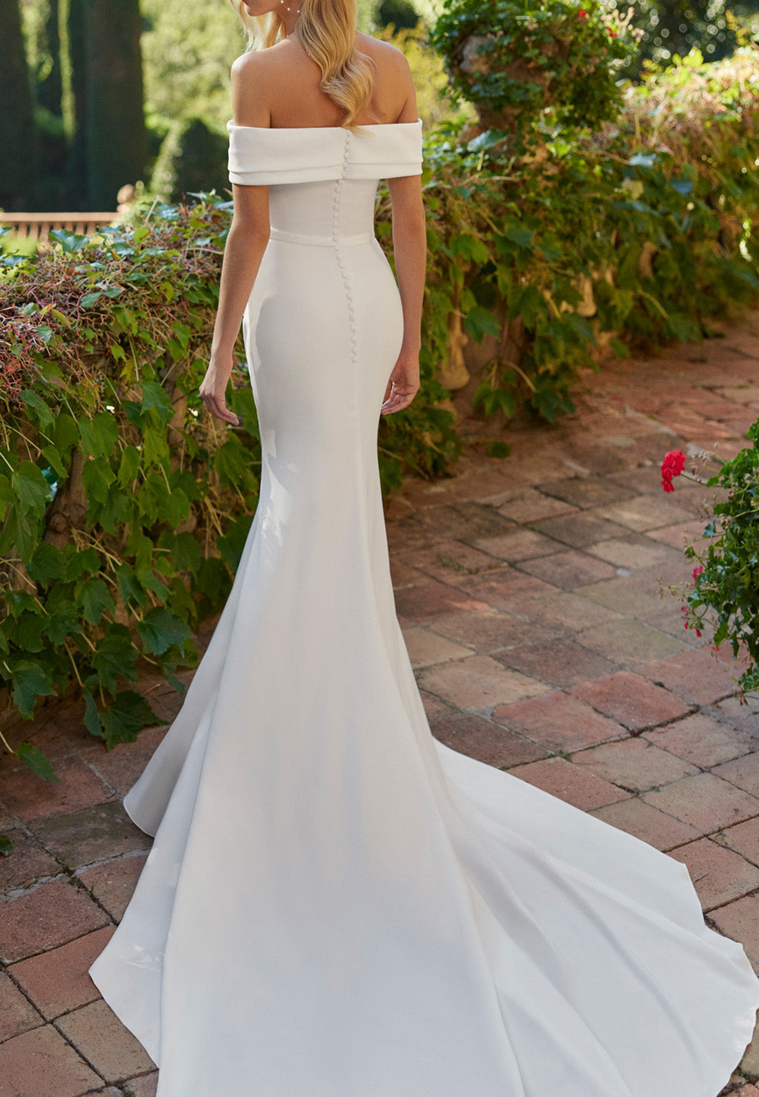 Off-Shoulder Pleated Sleek Mermaid Beach Wedding Dress