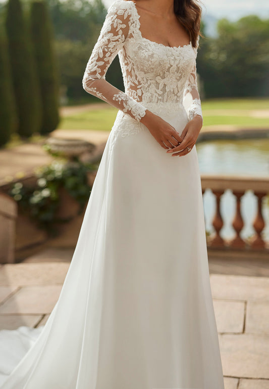 Squrae Long Sleeves Lace Appliques Sleek Sheath Wedding Dress