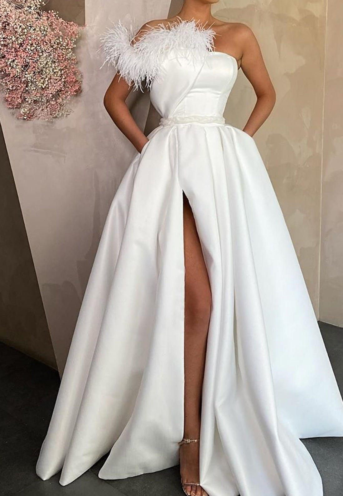 One Shoulder Feathered Sleeveless Pleated A-Line Prom Dress