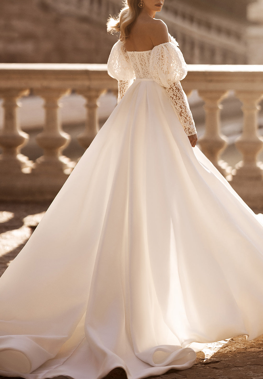 Sweetheart Long Sleeves Lace Appliques High Slit Sheath Beach Wedding Dress