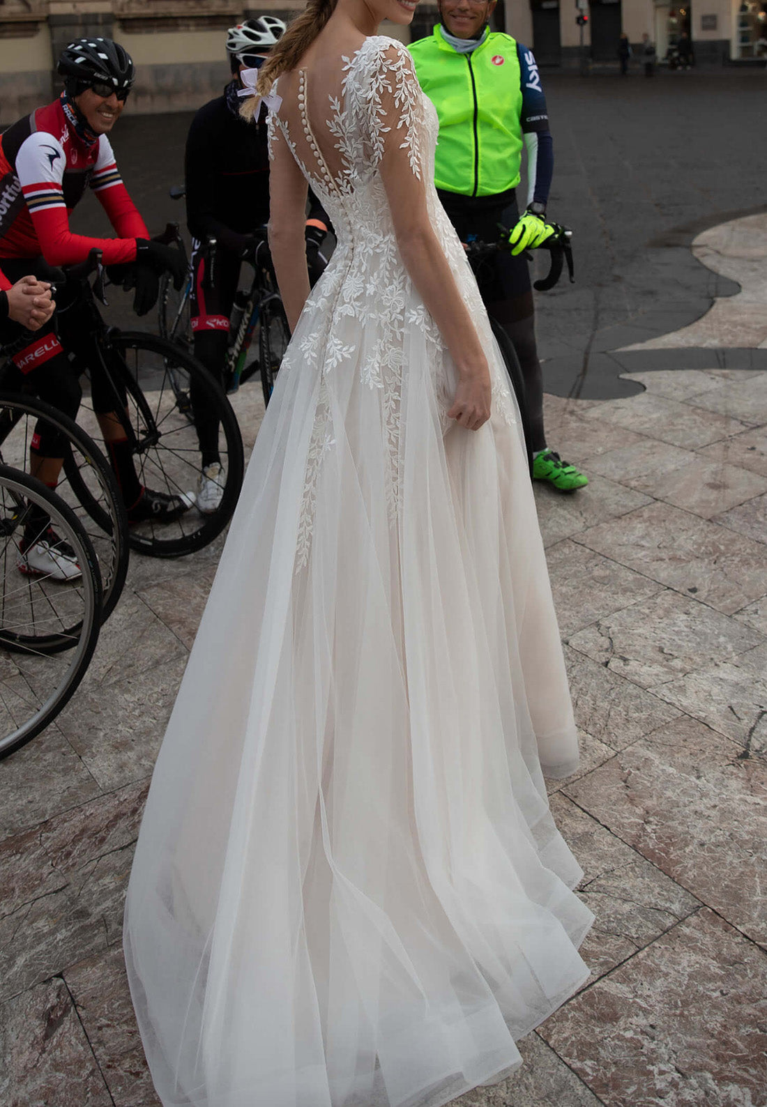 V-Neck Long Sleeves Appliques Tulle A-Line Wedding Dress