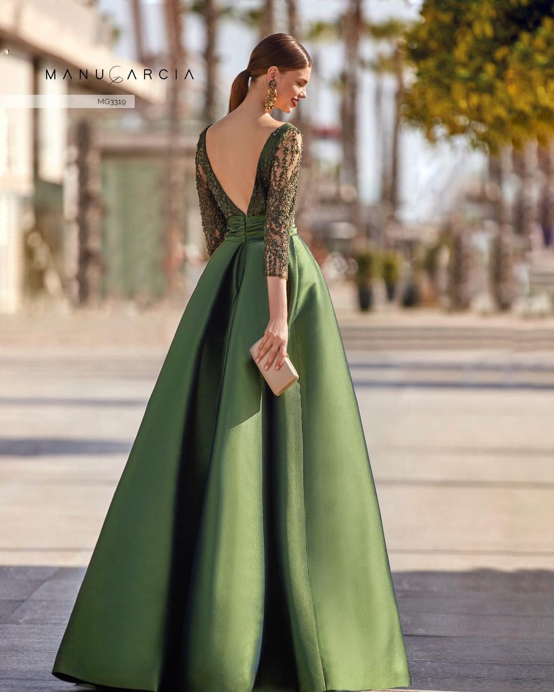 V-Neck Long Sleeves Appliques Pleated Satin Mother of Bride Dress Cocktail Dress