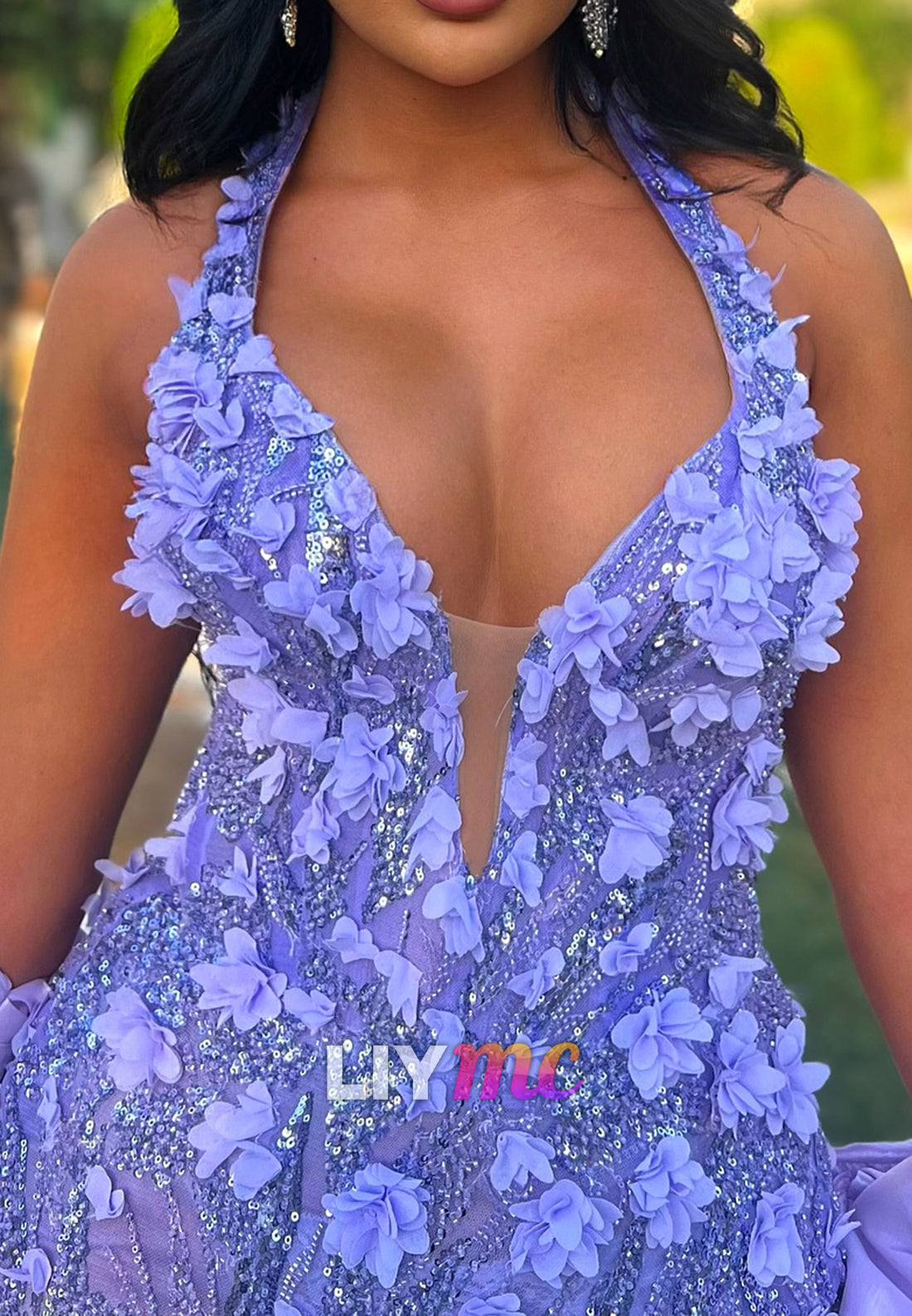 Halter V-Neck Beaded Embroidery Floral Appliques Sheath Prom Dress