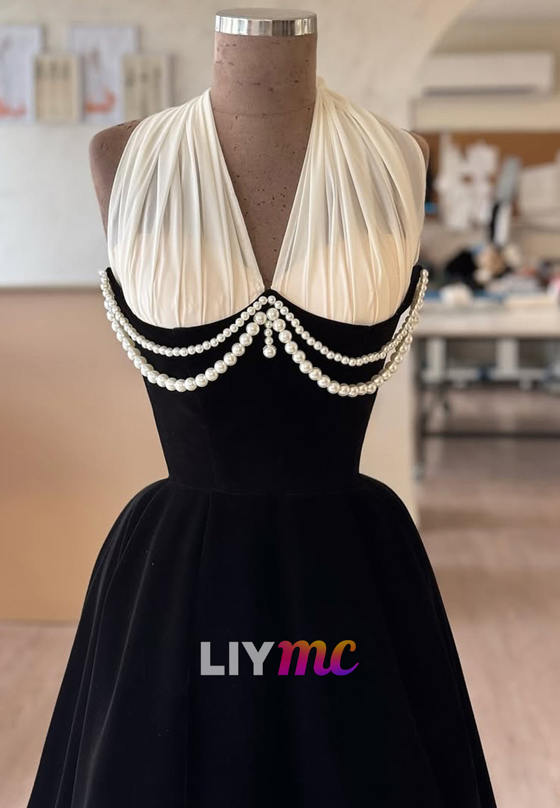 Halter V-Neck Pearl Sleeveless Velvet A-Line Formal Dress