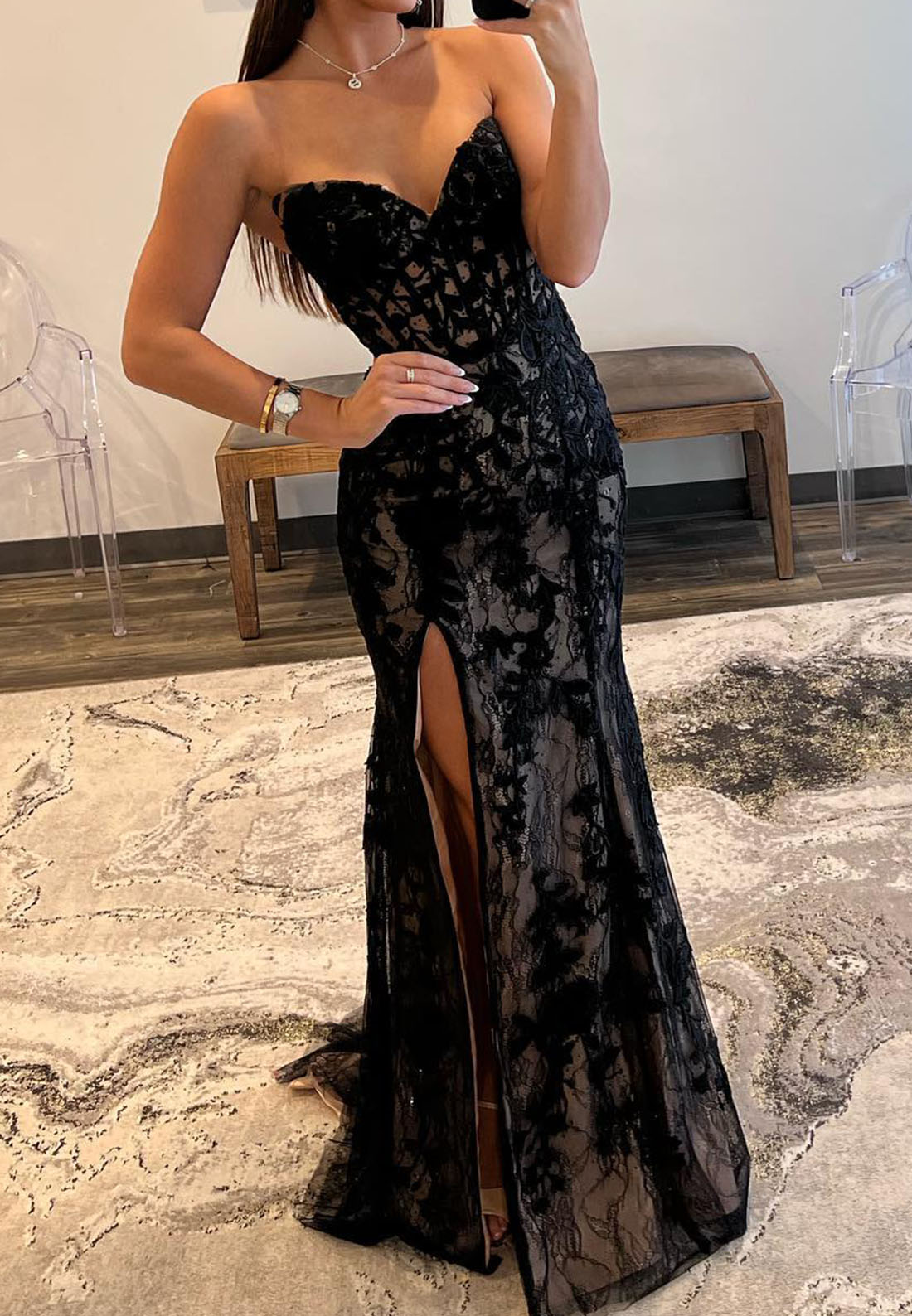 V-Neck Sleeveless Appliques Sheath High Slit Prom Dress