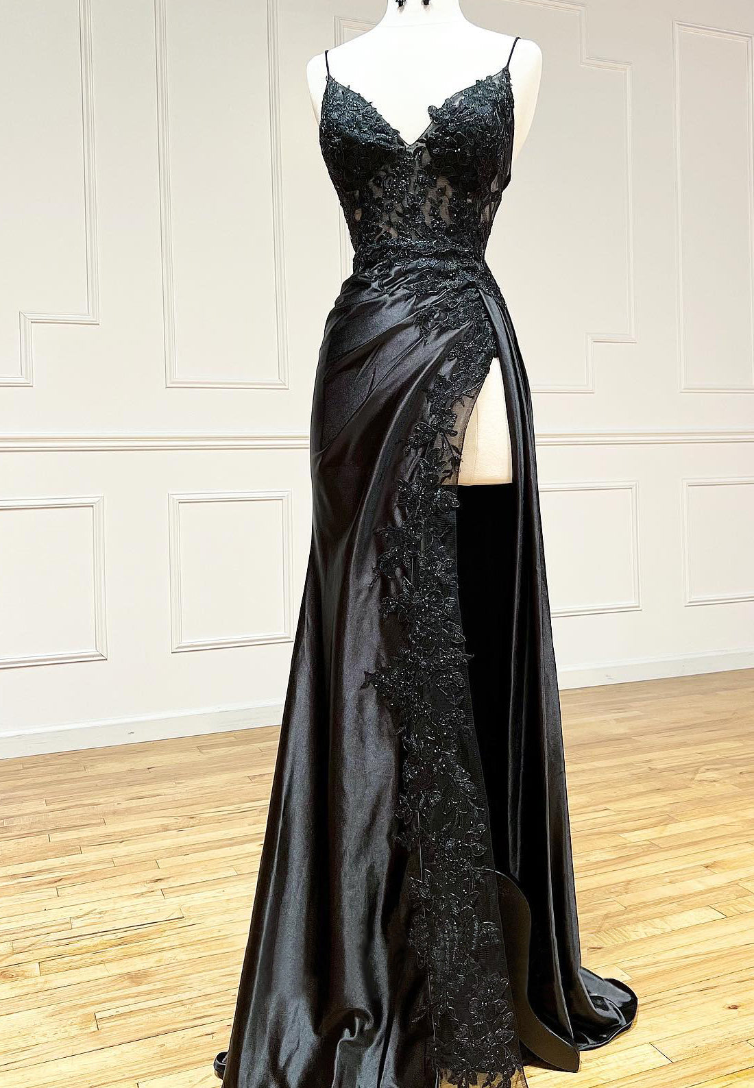 V-Neck Spaghetti Straps Appliques Ruched High Slit Prom Dress