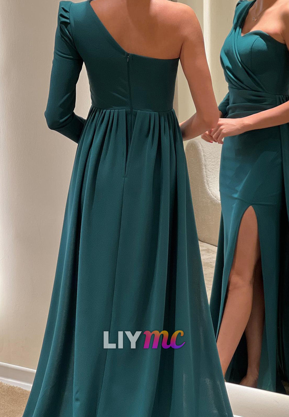 One Shoulder Long Sleeves Ruched Sheath Formal Dress