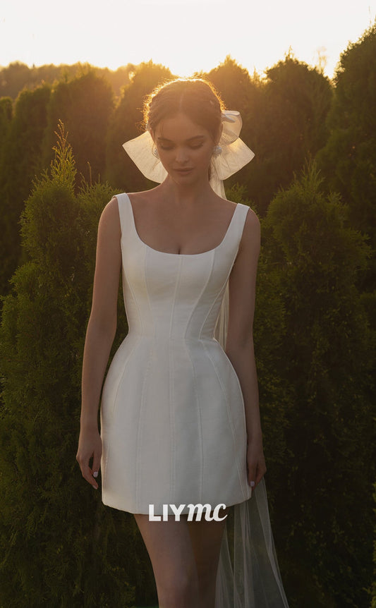 LW098 - Simple Sheath/Column Scoop Satin Beach Mini Wedding Dress With Veil