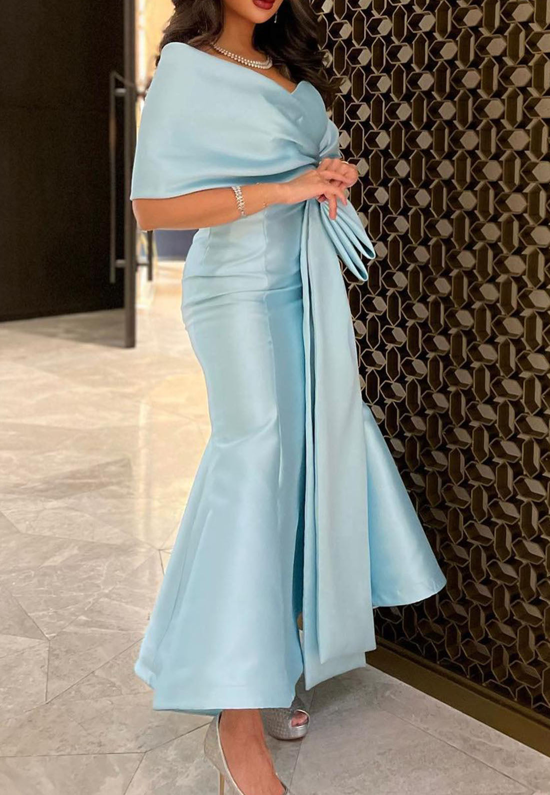 Off-Shoulder Cap Sleeves Sleek Satin Mermaid Evening Dress
