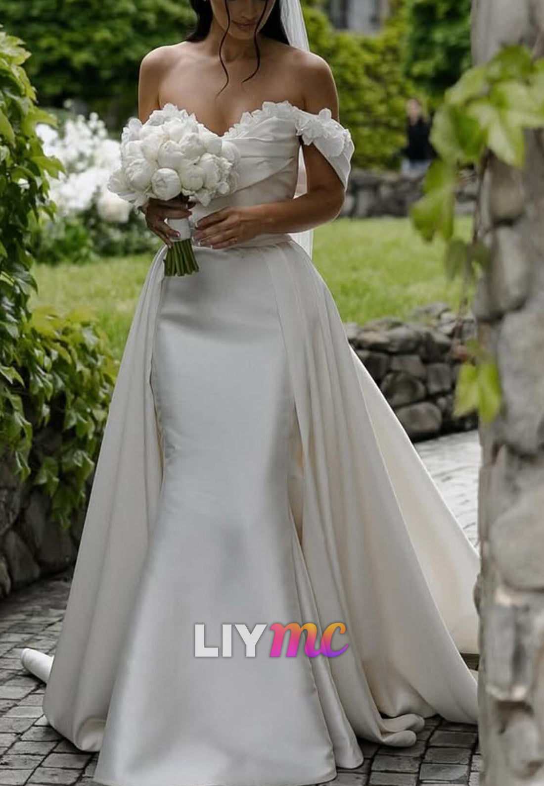 Off-Shoulder Detachable Train Pleated Mermaid Wedding Dress