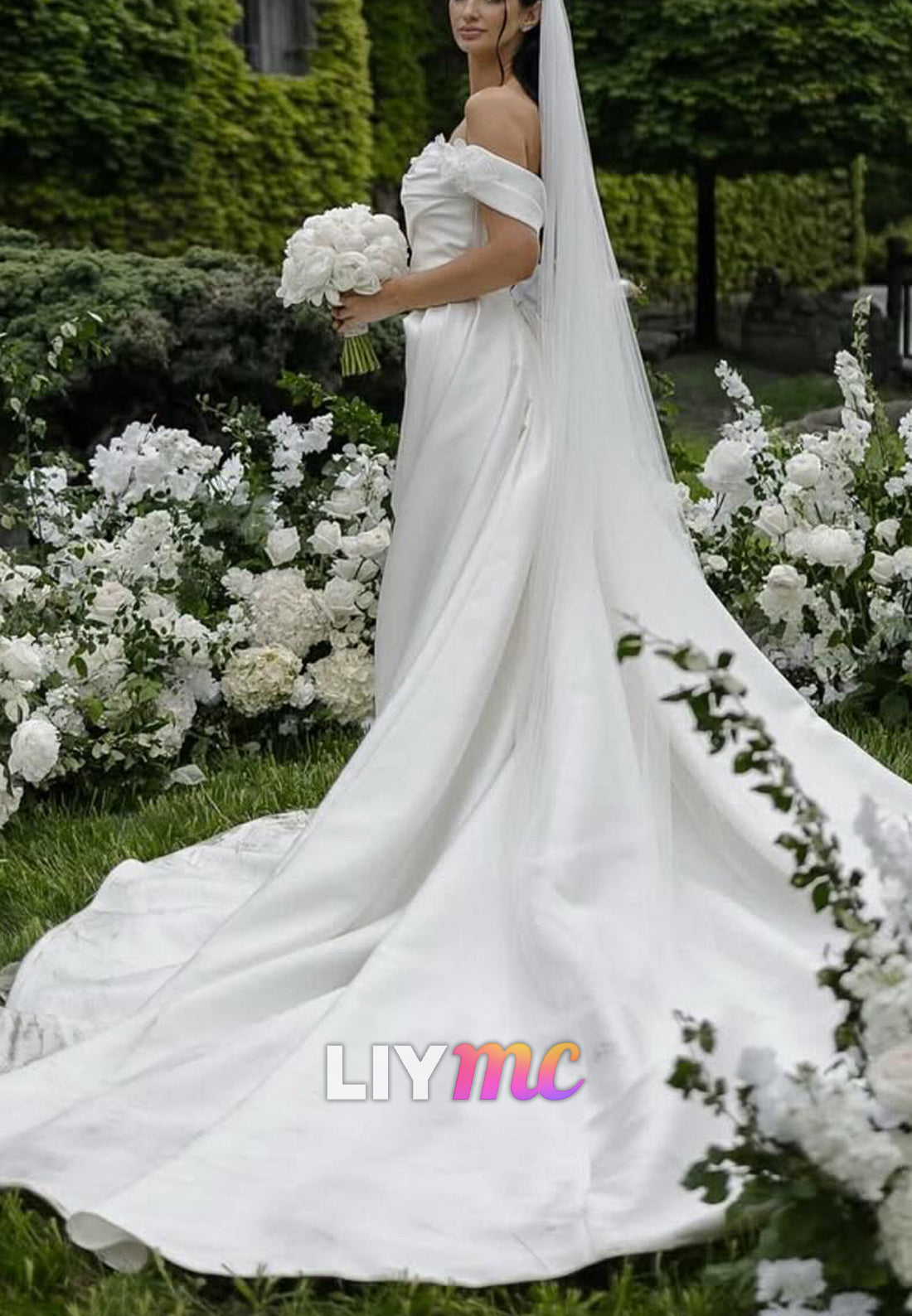 Off-Shoulder Detachable Train Pleated Mermaid Wedding Dress