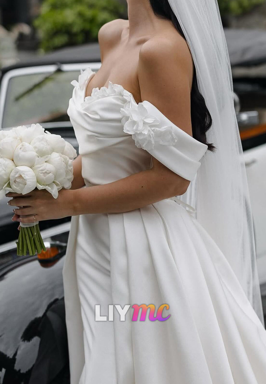 Off-Shoulder Detachable Train Pleated Mermaid Wedding Dress