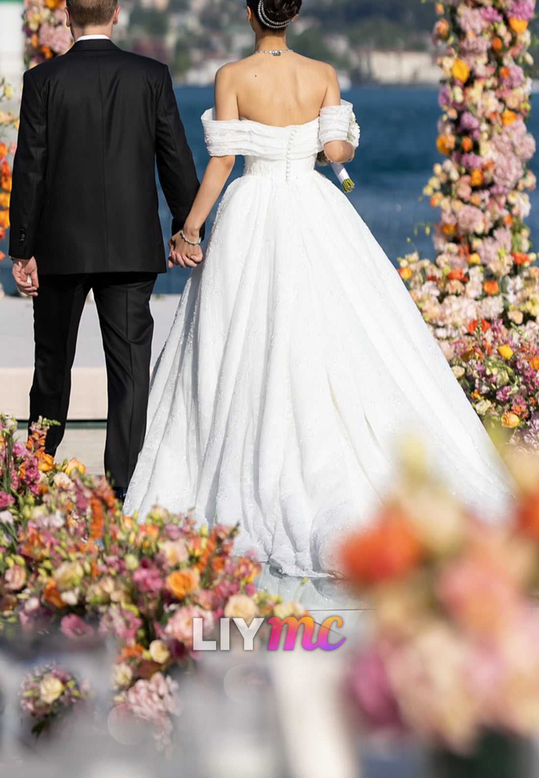 Off-Shoulder Lace Appliques Ball Gown Wedding Dress