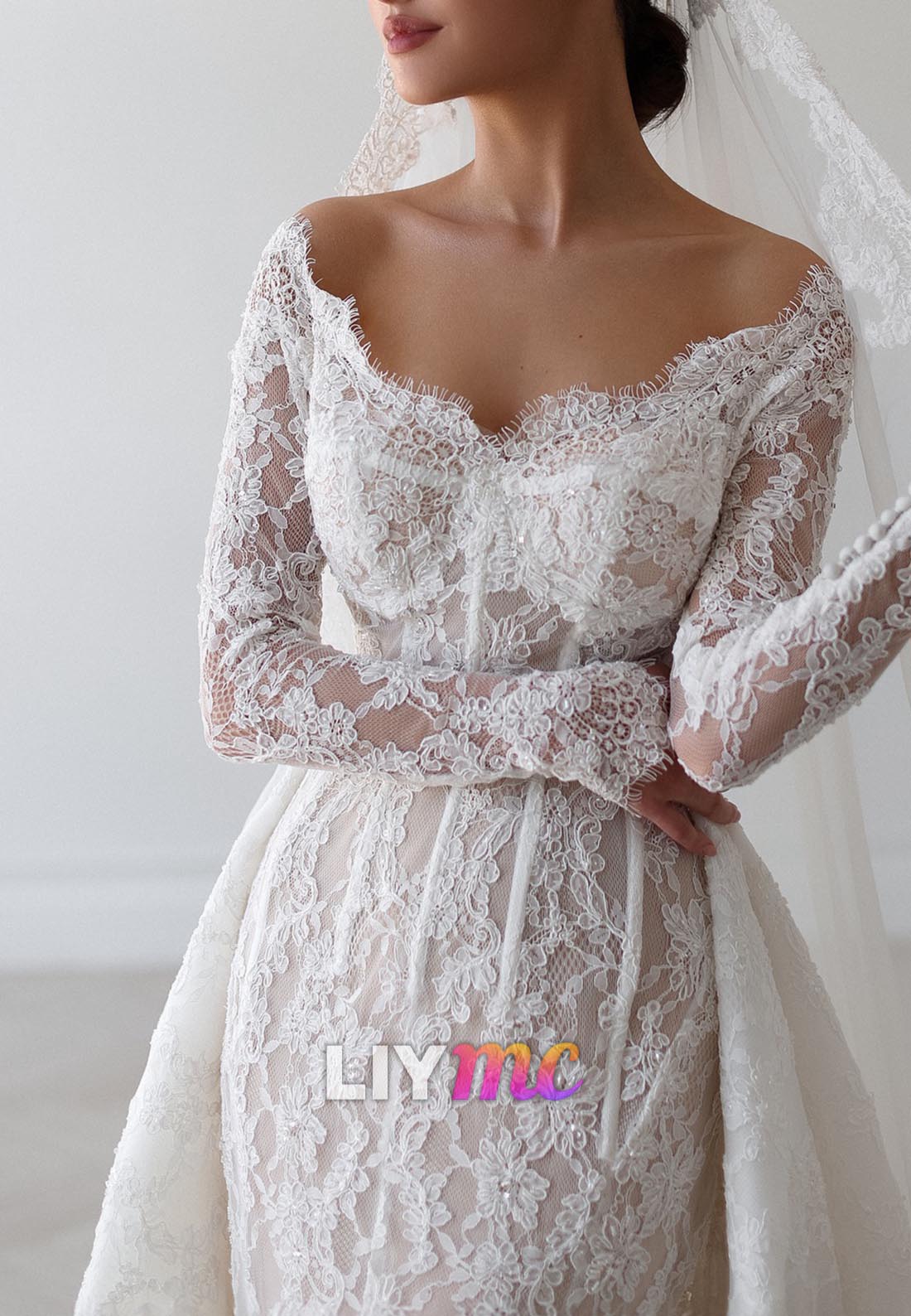 Off-Shoulder Long Sleeves Appliques Sheath Wedding Dress