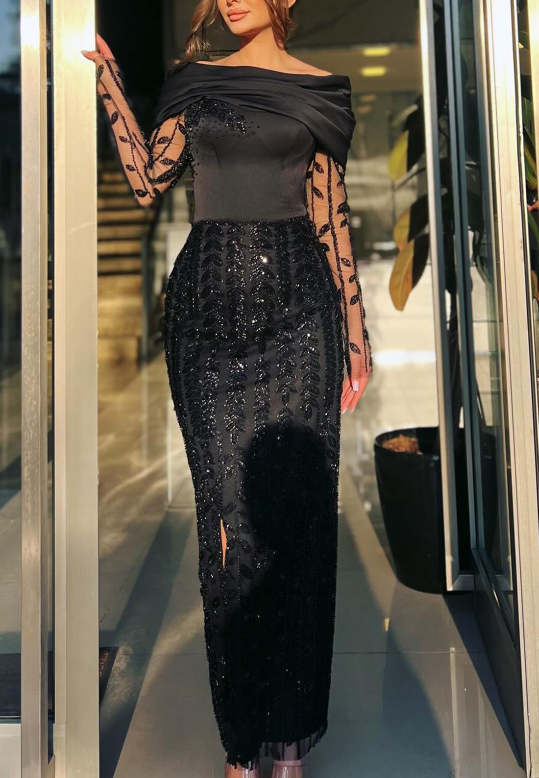 Off-Shoulder Long Sleeves Beaded Emboridery Sheath Evening Dresss