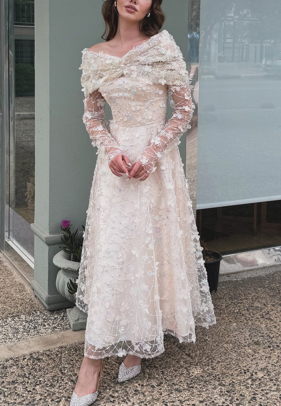 Off-Shoulder Long Sleeves Floral Appliques A-Line Wedding Dress