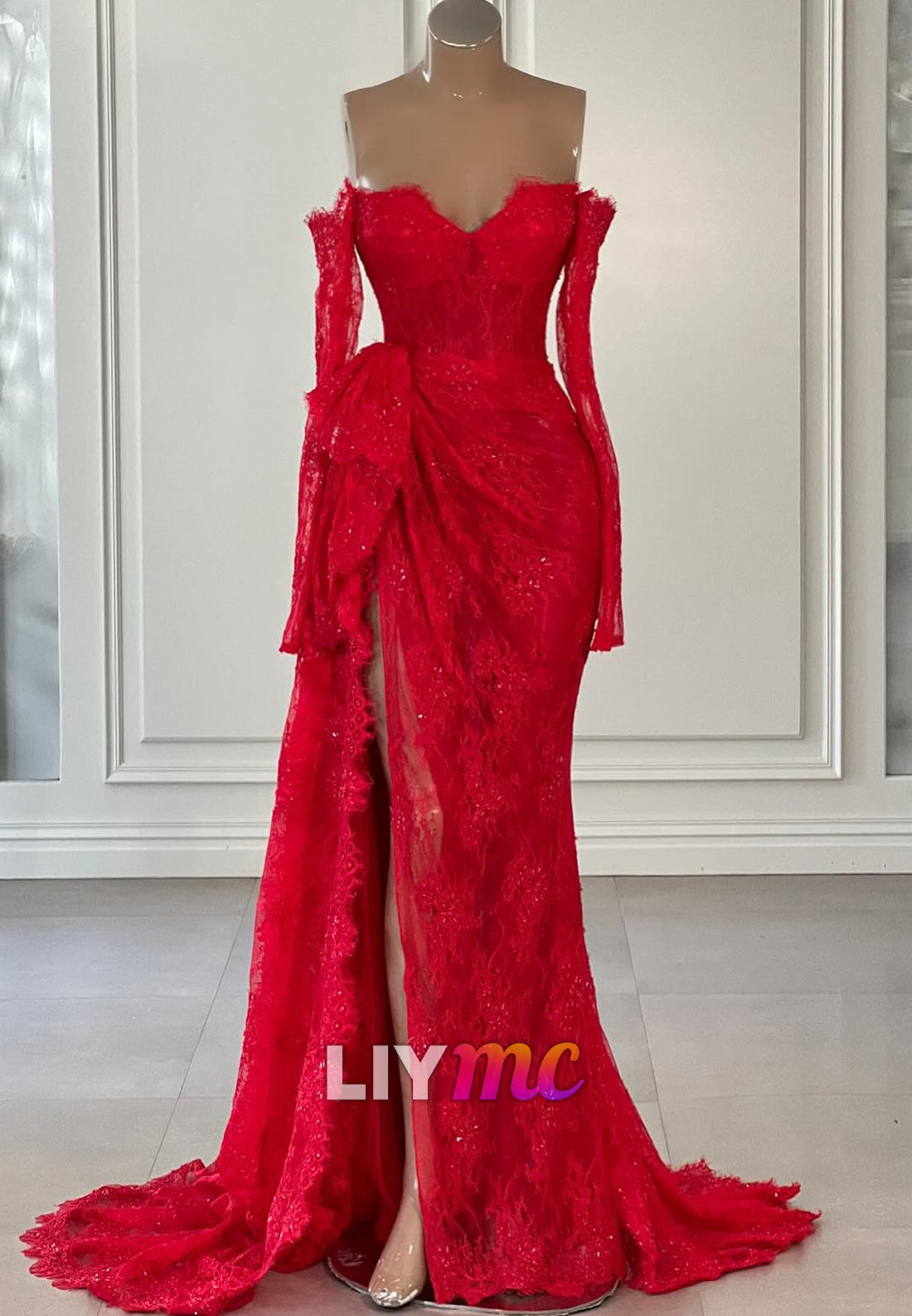 Off-Shoulder Long Sleeves Lace Appliques Evening Dress Sheath Prom Dress