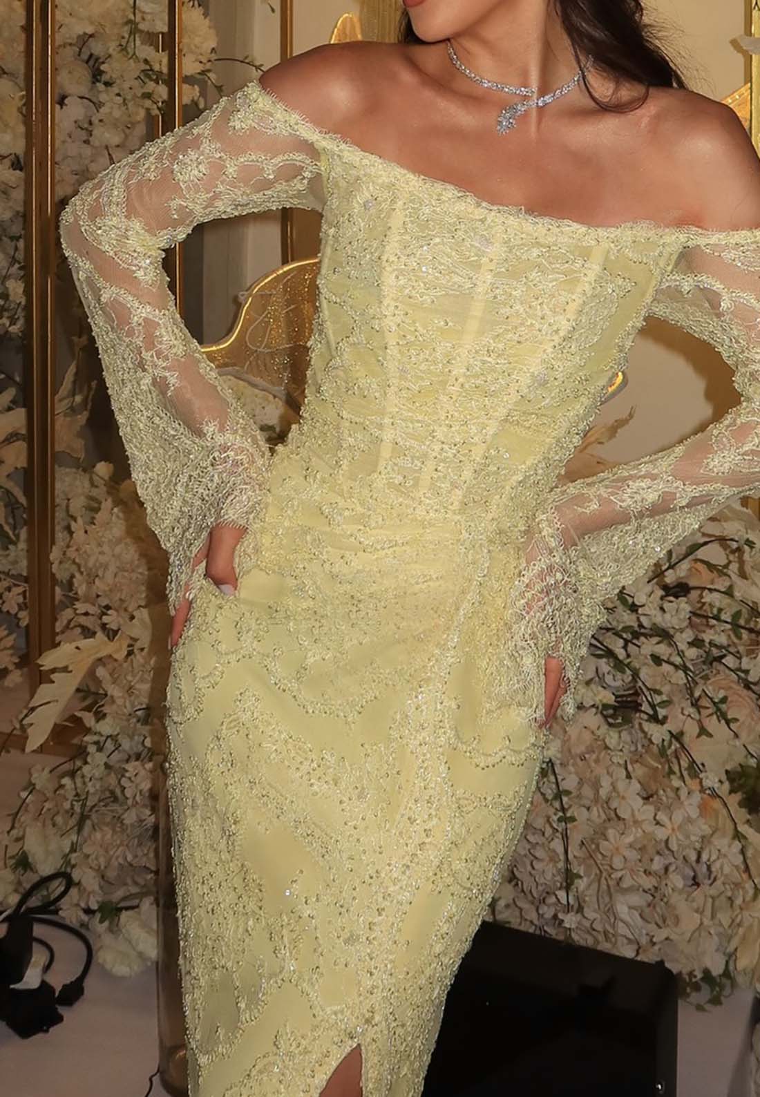 Off-Shoulder Long Sleeves Lace Appliques Sheath Prom Dress