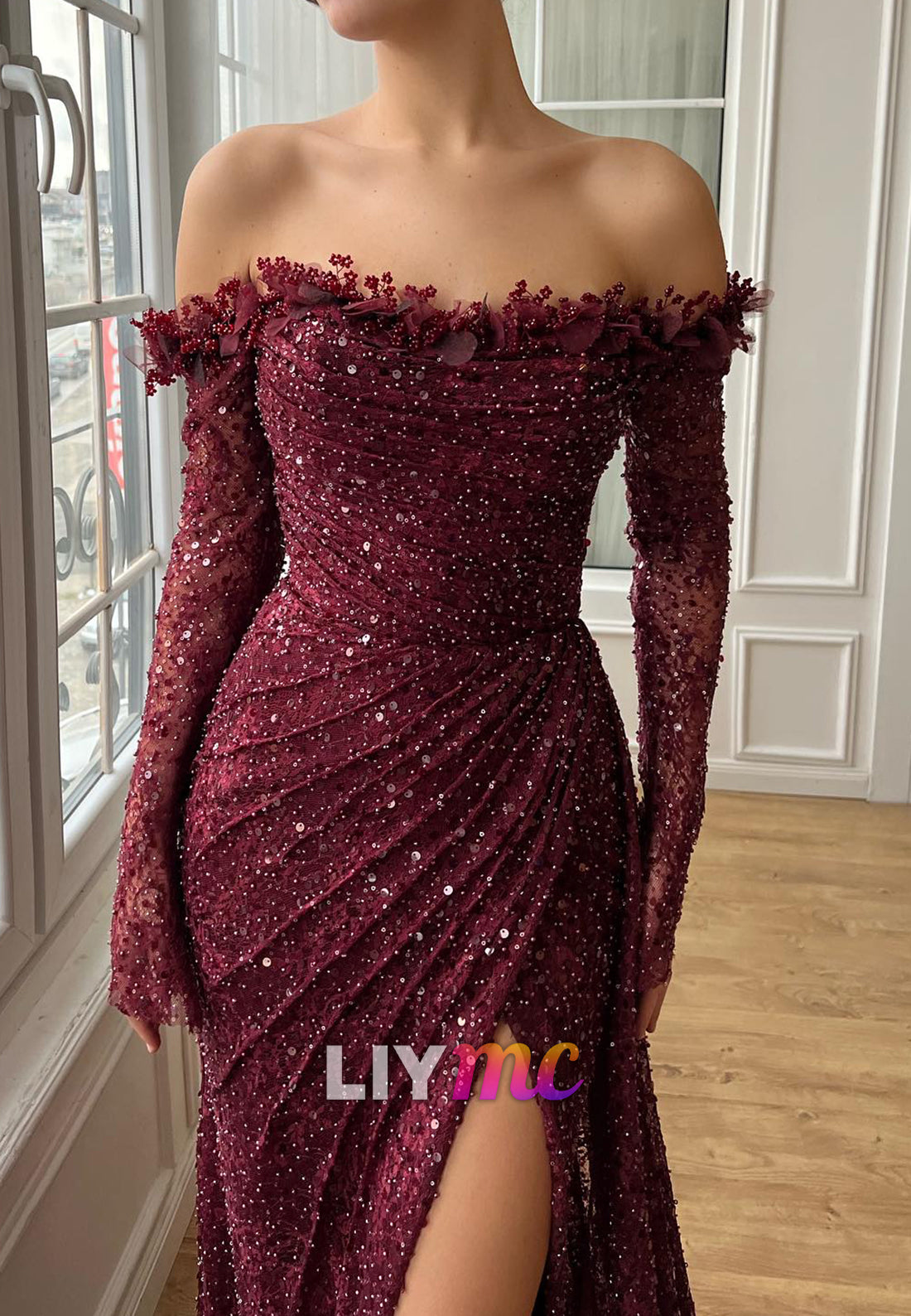 Off-Shoulder Long Sleeves Pleated Emboridery Evening Dress Sheath Prom Dress