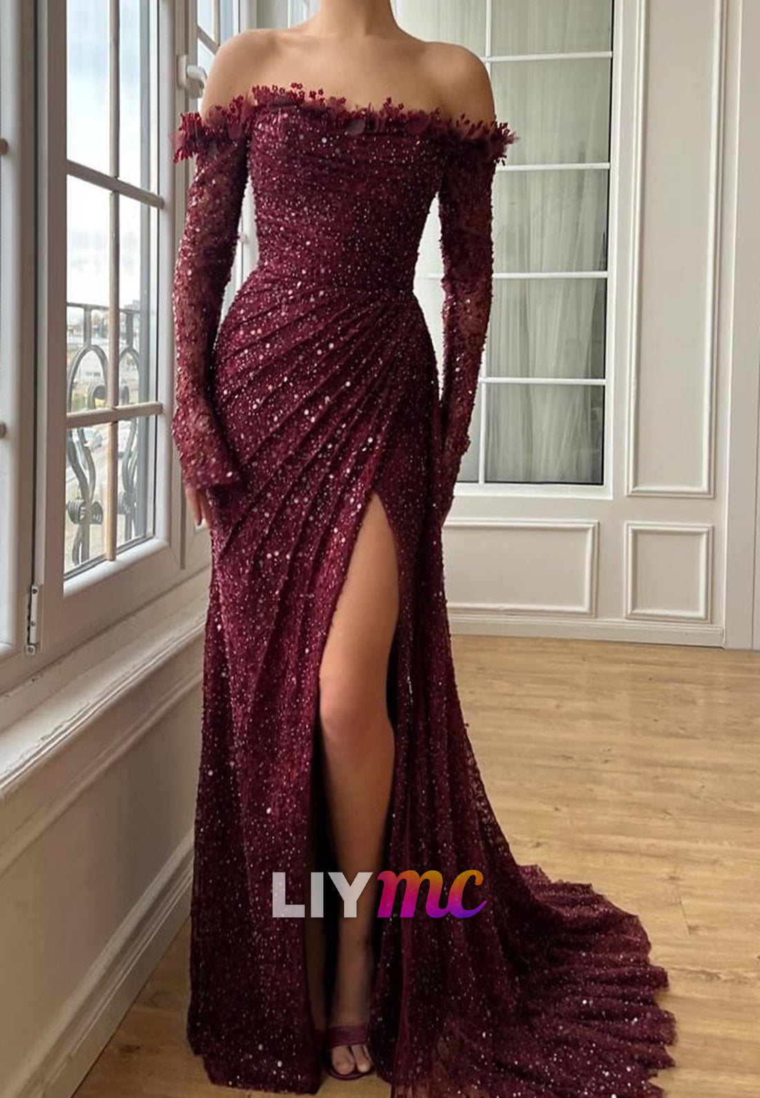 Off-Shoulder Long Sleeves Pleated Emboridery Evening Dress Sheath Prom Dress