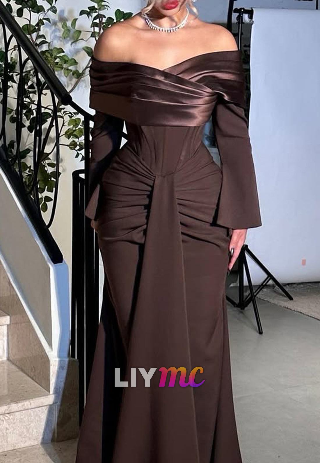 Off-Shoulder Long Sleeves Ruched Sheath Evening Dress