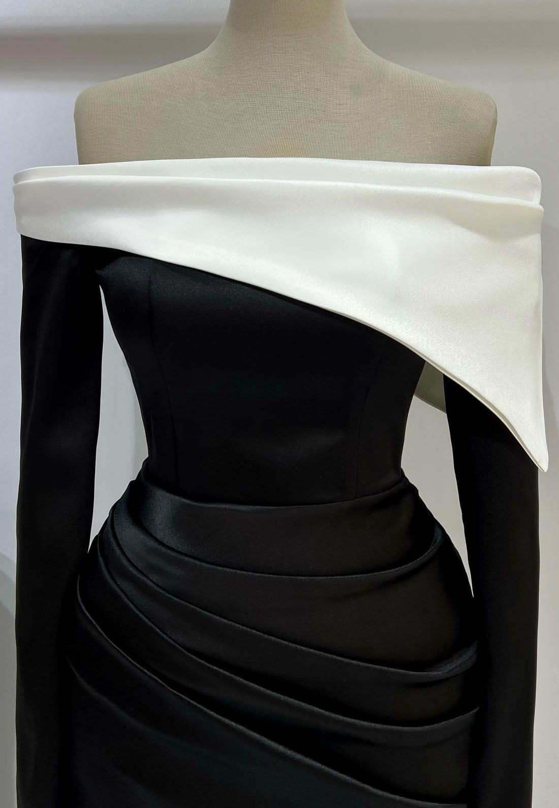 Off-Shoulder Long Sleeves Sleek Mermaid Formal Dress