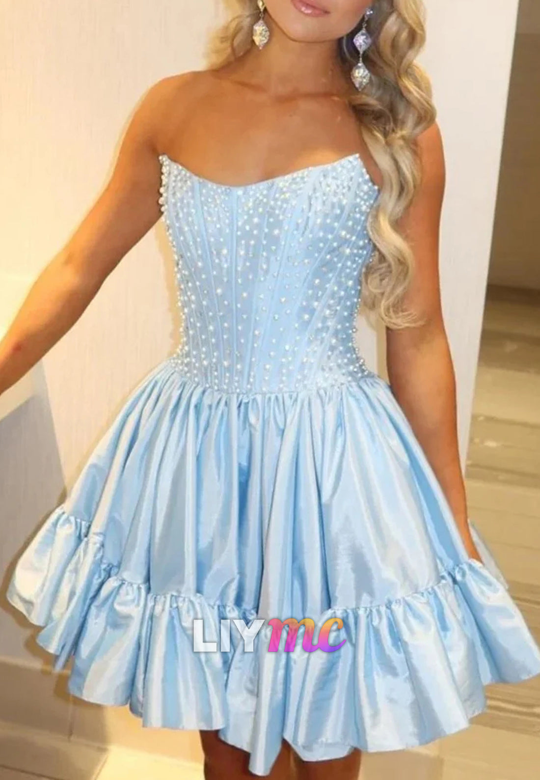 Off-Shoulder Pearl Pleated Sleeveless A-Line Party Homecoming Dress