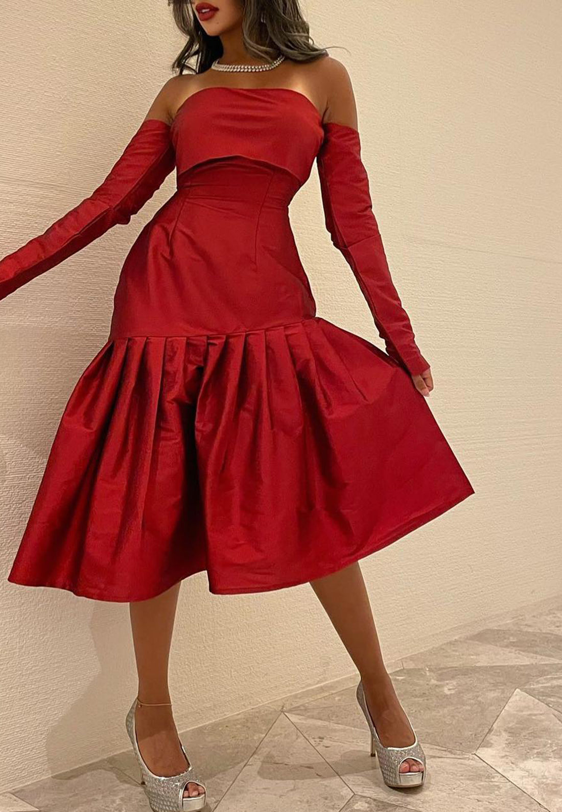 Off- Shoulder Pleated Strapless Knee-Length A-Line Cocktaill Dress