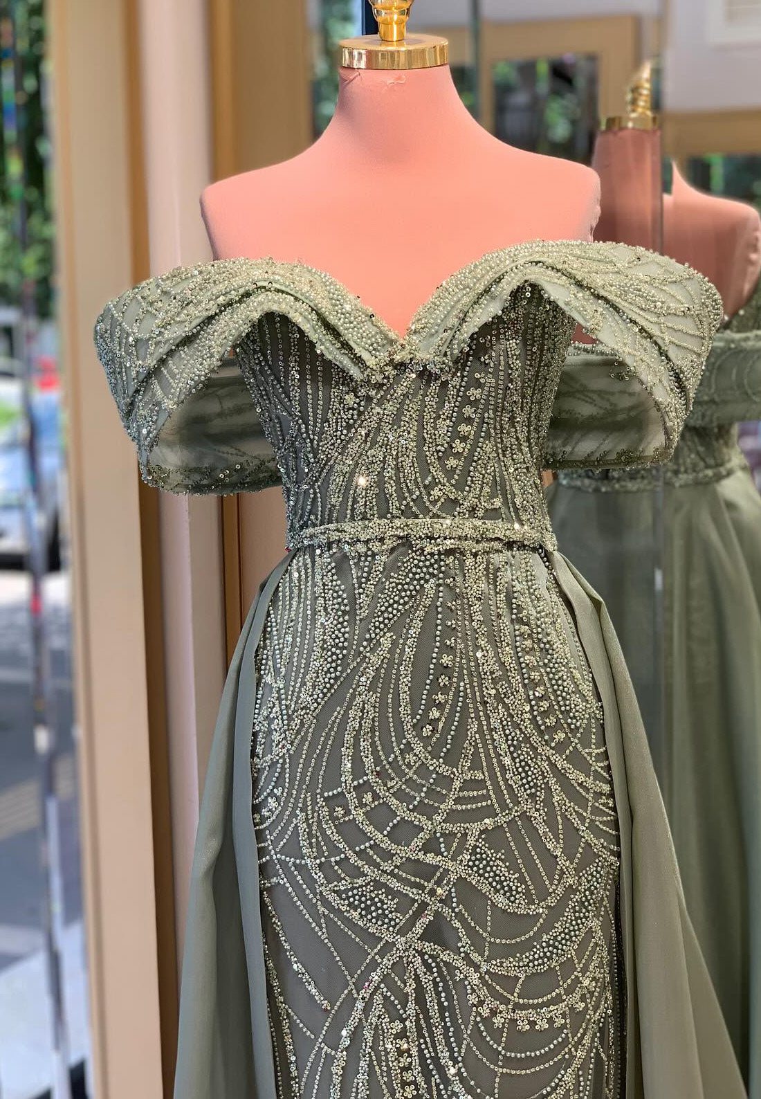 Off-Shoulder Sleeveless Beaded Embroidery Sheath Prom Dress