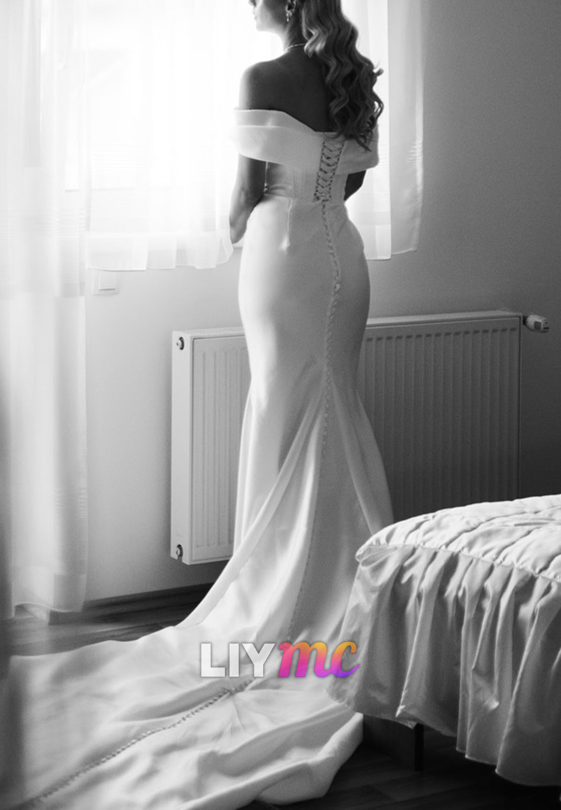 Off-Shoulder Sleeveless Pleated Mermaid Wedding Dress