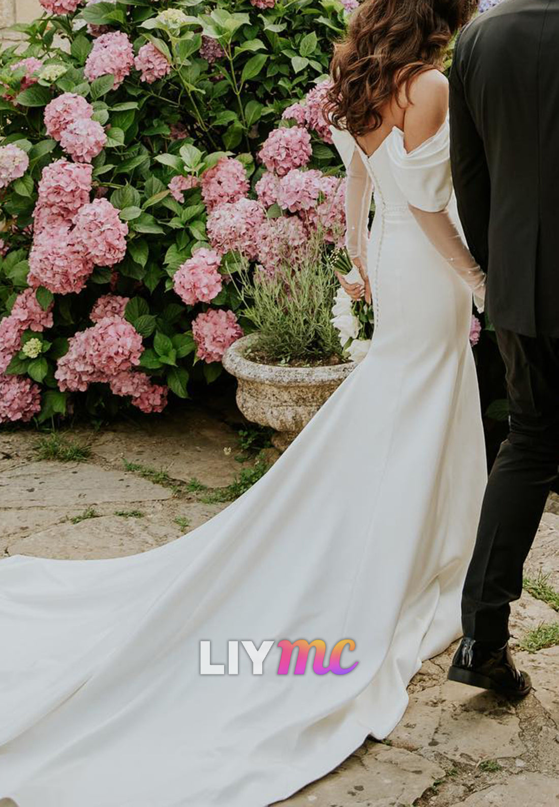 Off-Shoulder Sleeveless Sleek Fitted Mermaid Wedding Dress