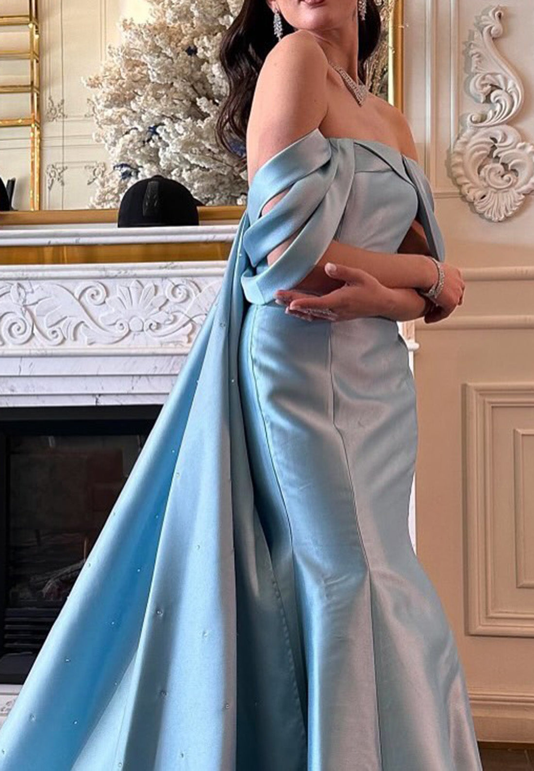 Off-Shoulder Sleeveless Sleek Sheath Evening Dress