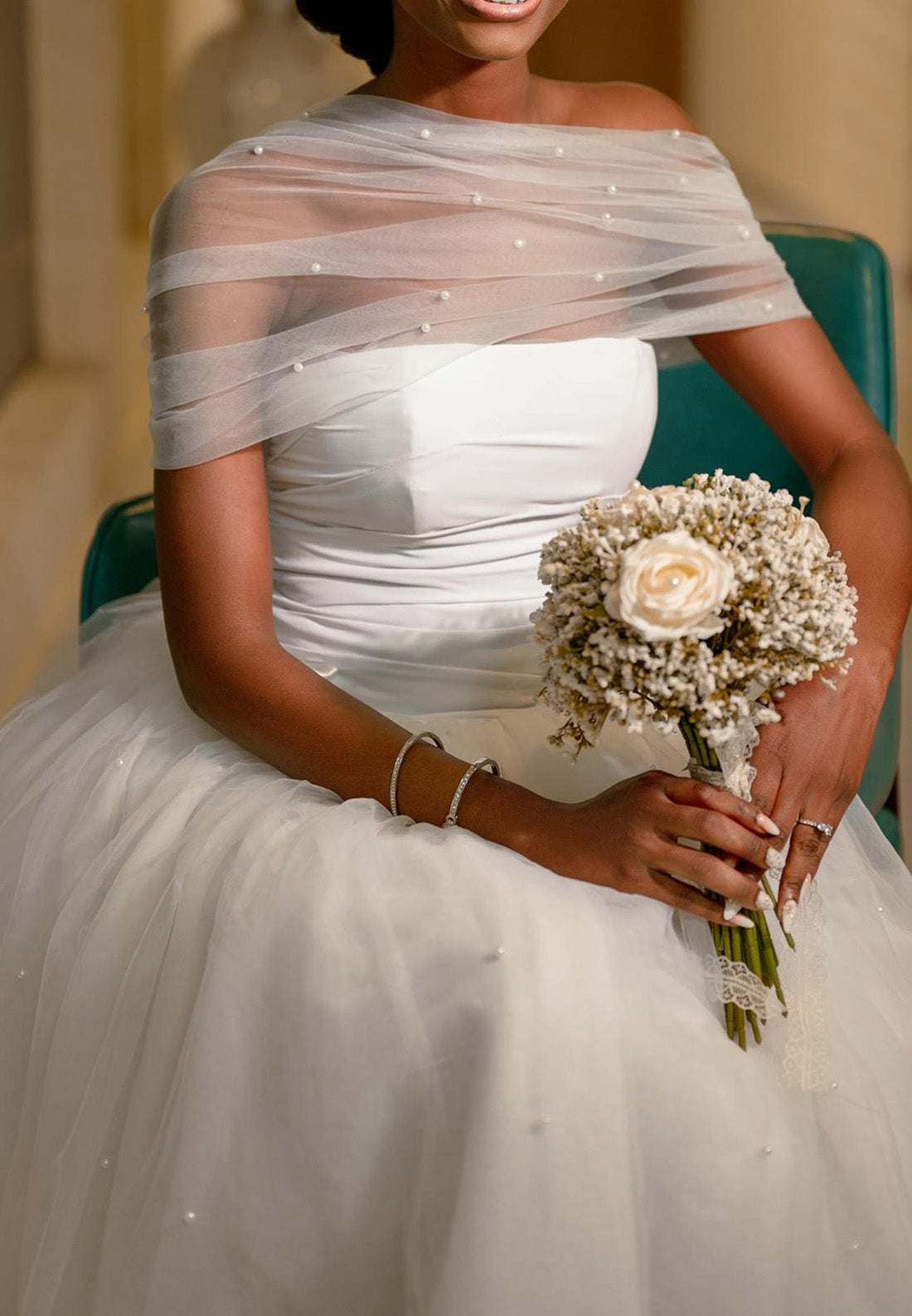 Off-Shoulder Sleeveless Tulle Ball Gown Midi Wedding Dress