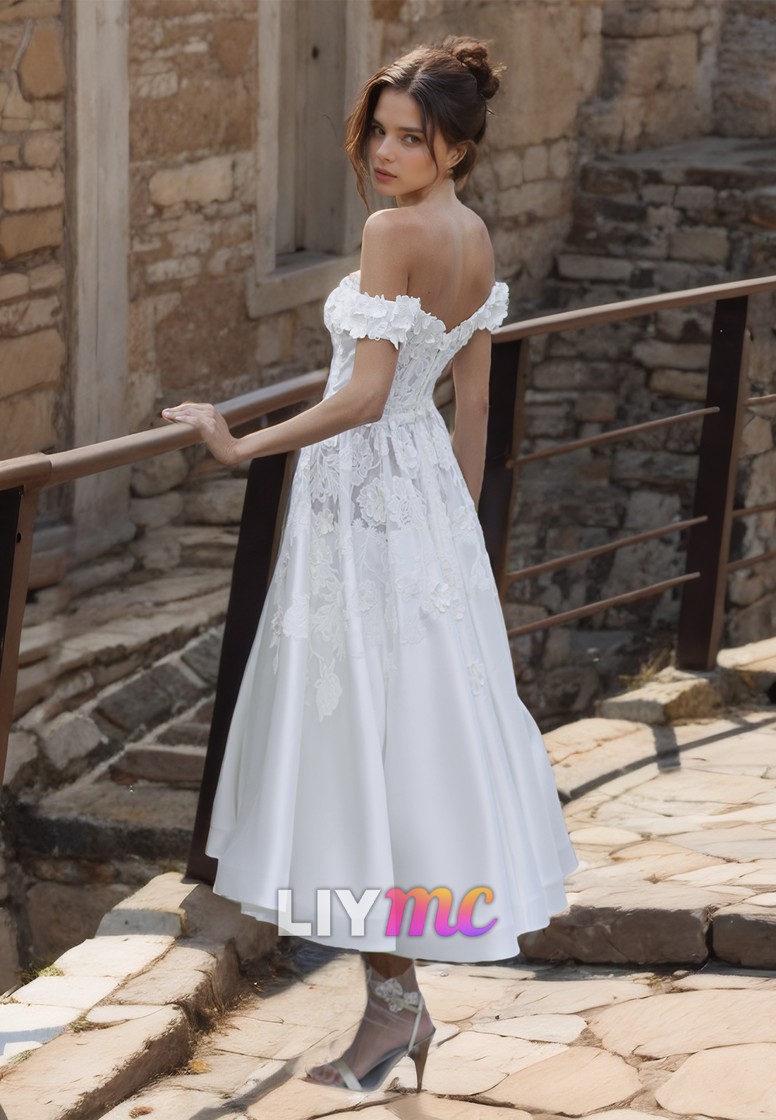 Off-Shoulder Strapless Appliques A-Line Wedding Dress