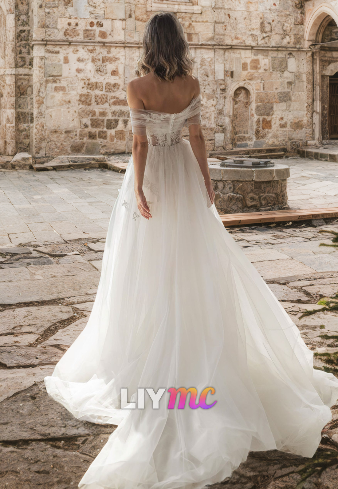 Off-Shoulder Strapless Appliques Tulle A-Line Wedding Dress