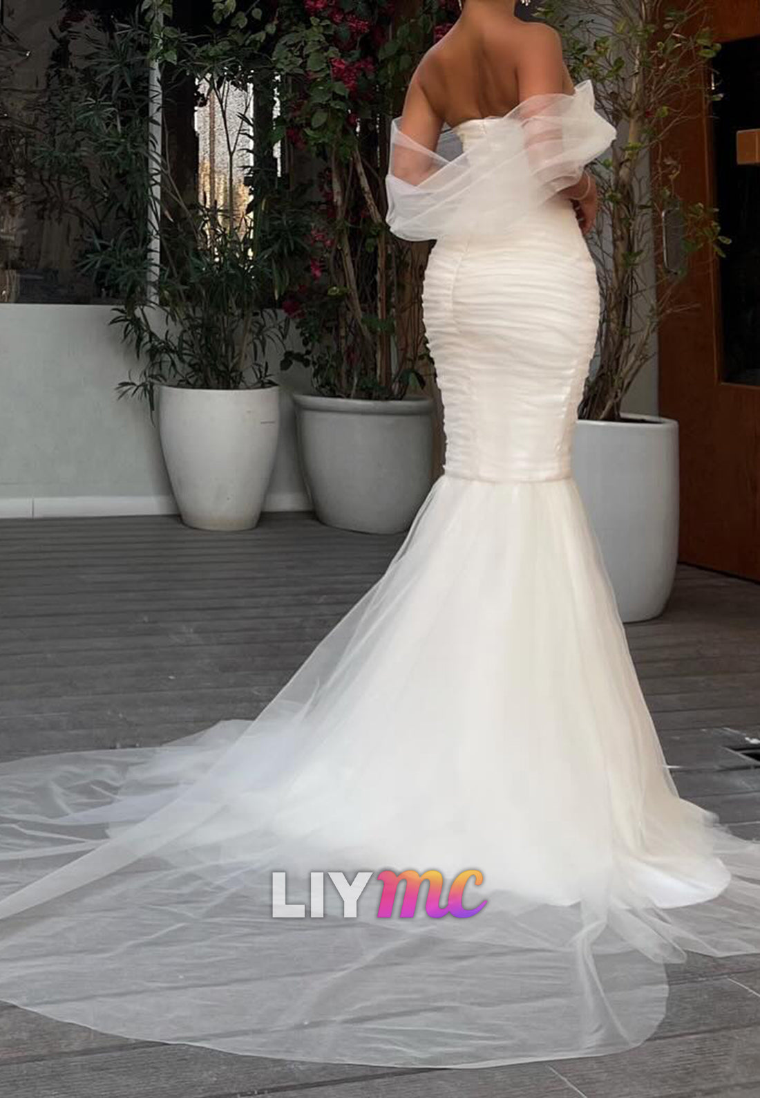 Off-Shoulder Strapless Pleatedd Evening Dress Mermaid Wedding Dress