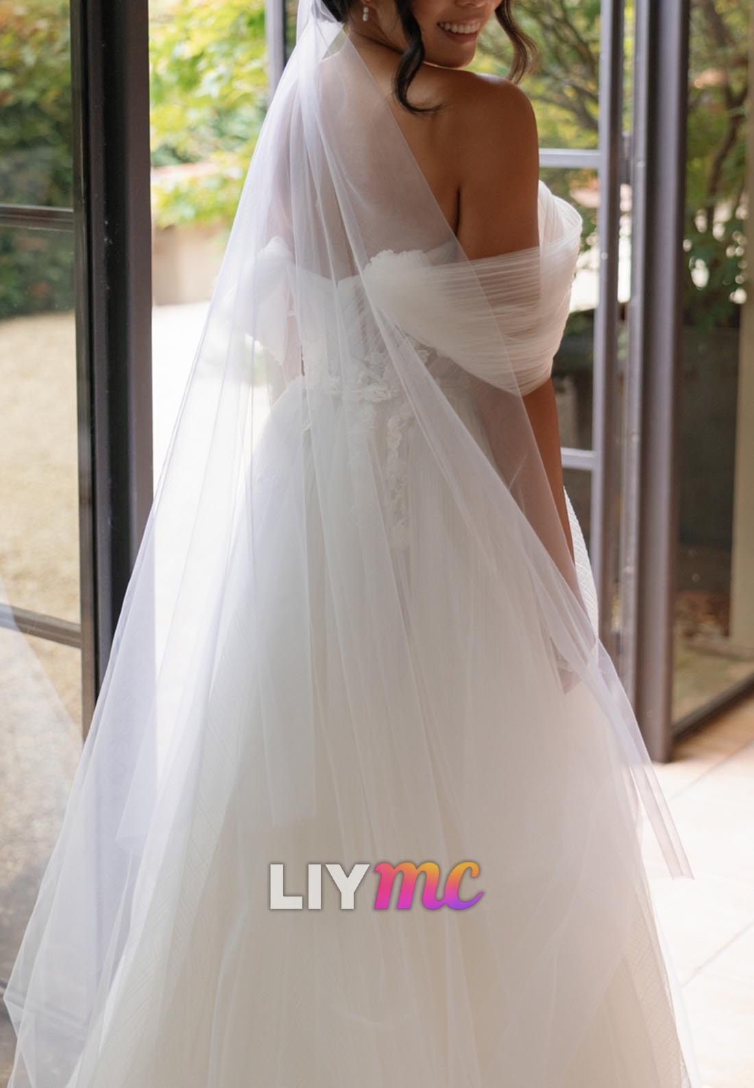 Off-Shoulder Tulle Appliques A-Line Wedding Dress