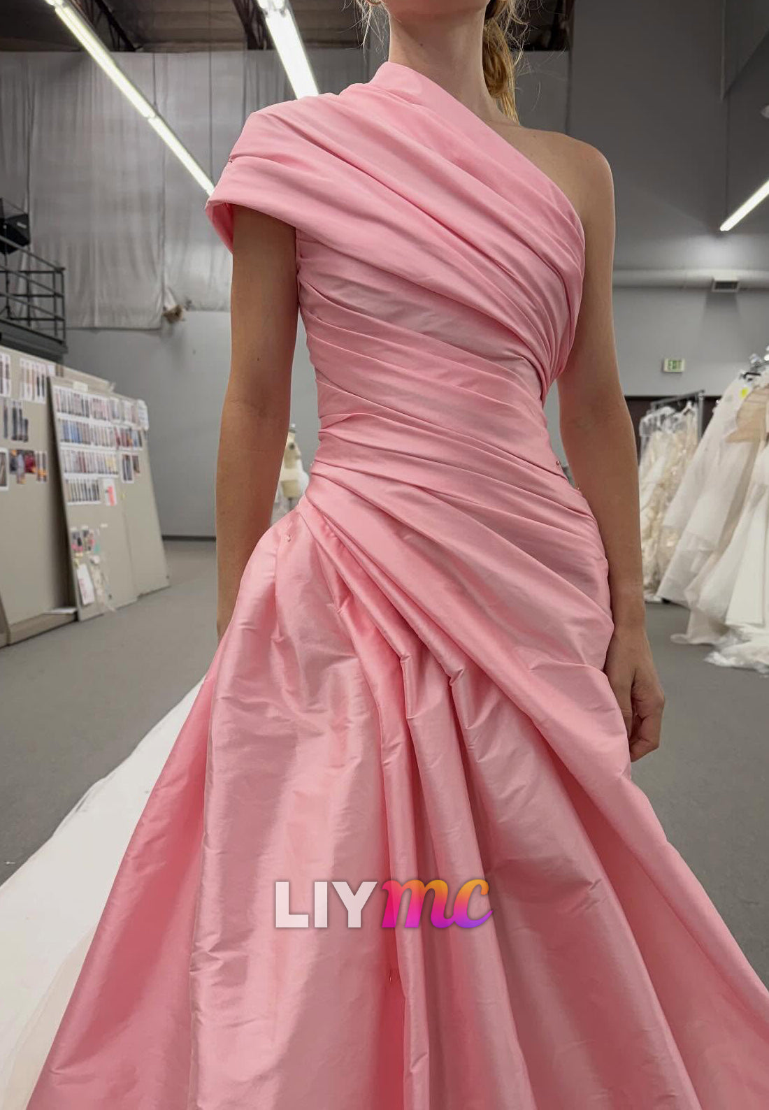 One Shoulder Pleated Sleeveless A-Line Evening Dress