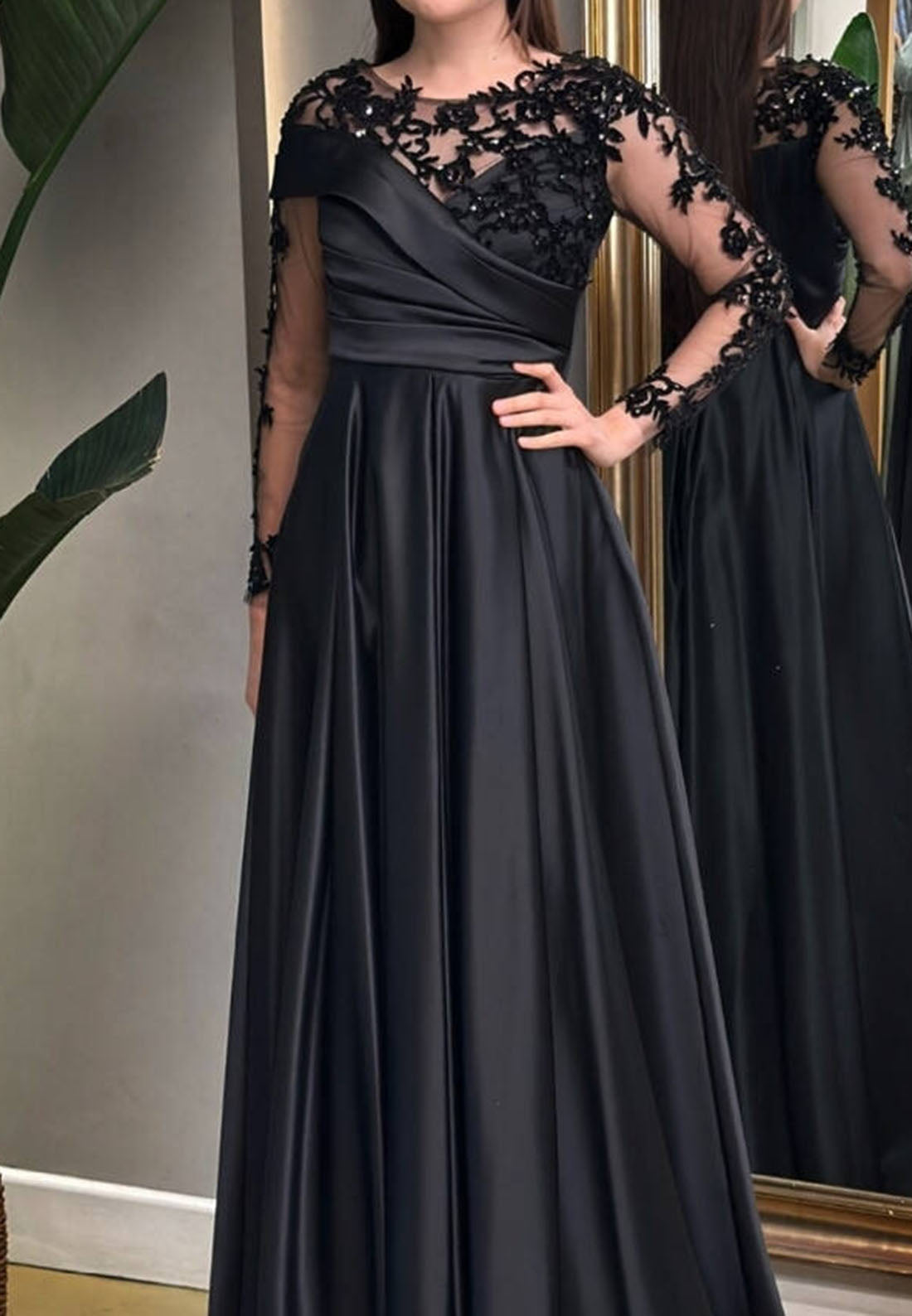 Scoop Long Sleeves Appliques Pleated A-Line Mother of Bride Dress